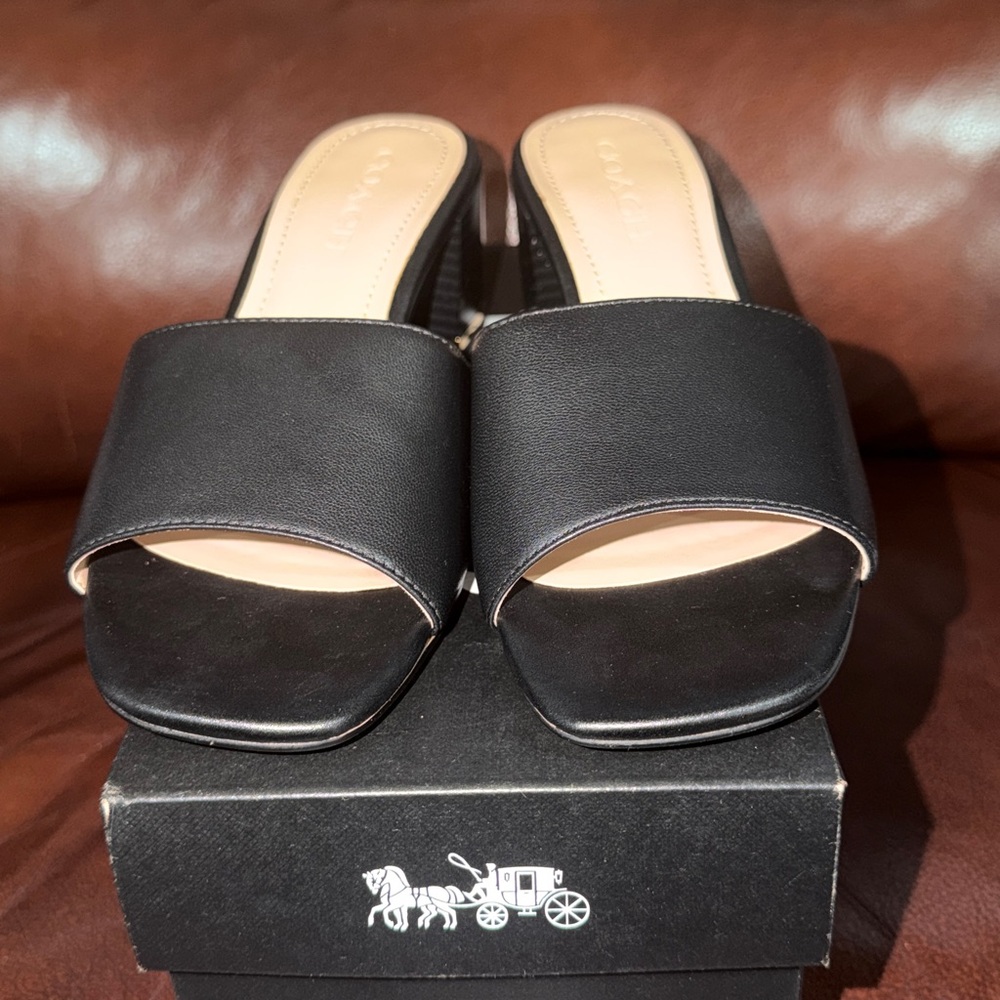 🔥🔥🔥NEW Coach Maggi Black Leather Heels Sandals - Picture 4 of 9